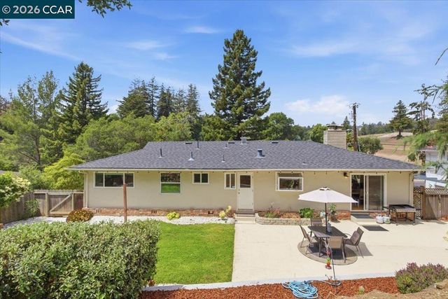 125 Elysian Fields Dr, Oakland, CA 94605