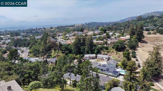 125 Elysian Fields Dr, Oakland, CA 94605