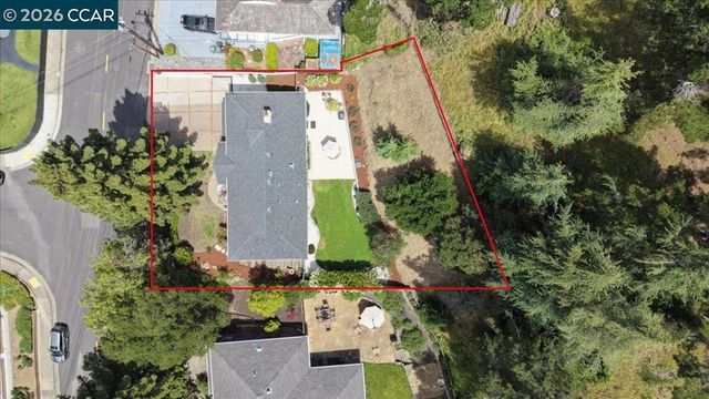 125 Elysian Fields Dr, Oakland, CA 94605