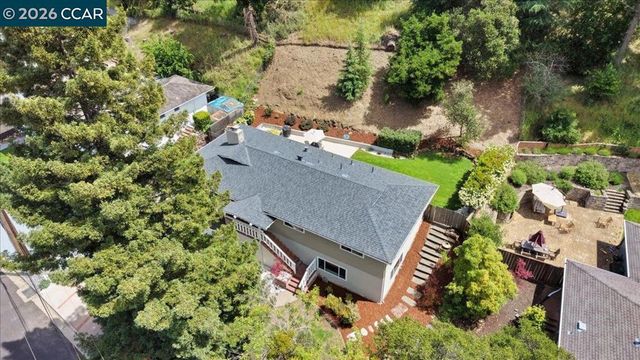 125 Elysian Fields Dr, Oakland, CA 94605