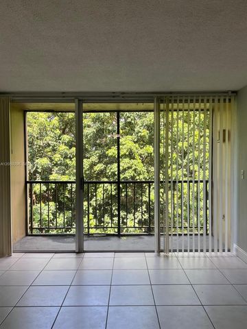 8870 Fontainebleau Blvd 309, Miami, FL 33172