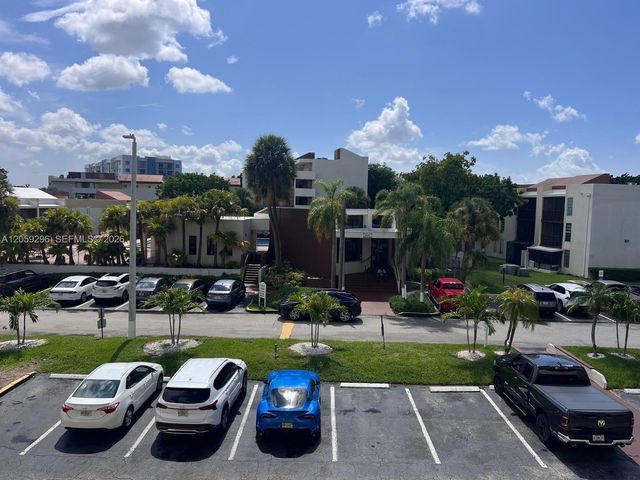 8870 Fontainebleau Blvd 309, Miami, FL 33172