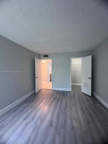 8870 Fontainebleau Blvd 309, Miami, FL 33172