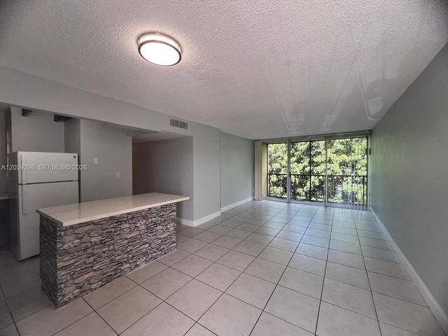 8870 Fontainebleau Blvd 309, Miami, FL 33172