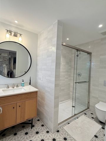 6 Parkside Dr 6, Brookline, MA 02445