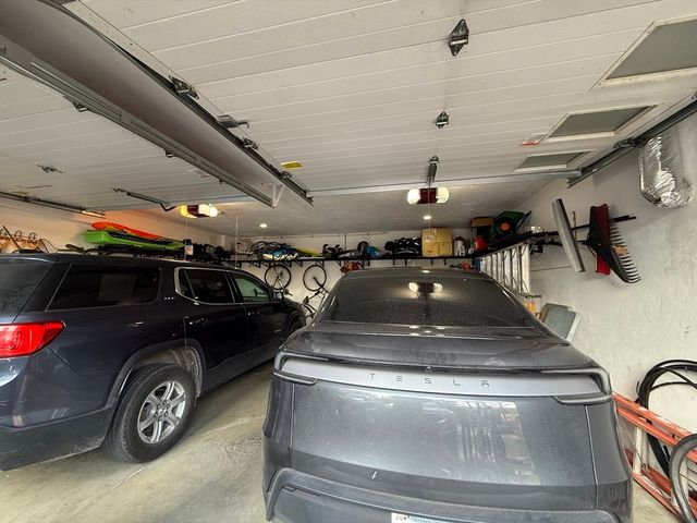 6 Parkside Dr 6, Brookline, MA 02445