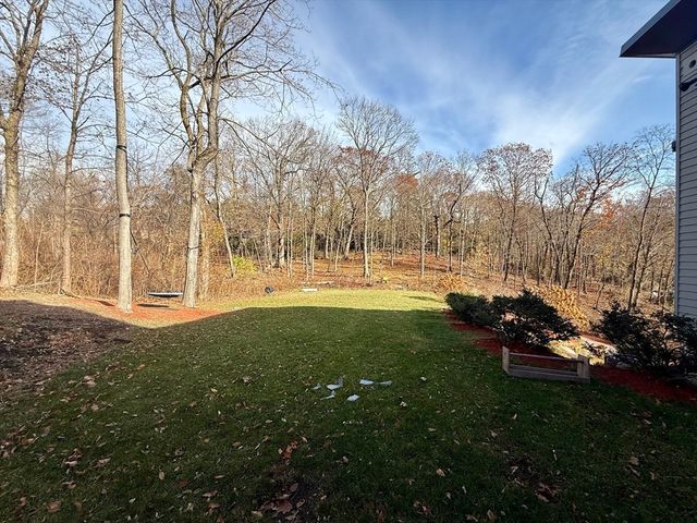 6 Parkside Dr 6, Brookline, MA 02445