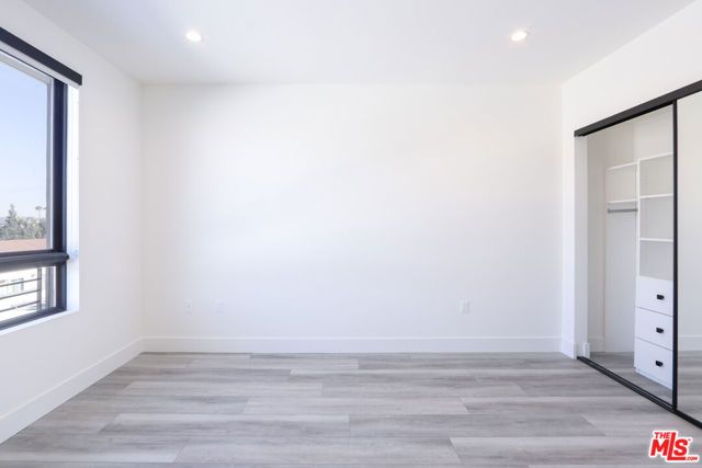 11800 Courtleigh Drive 306, Los Angeles, CA 90066