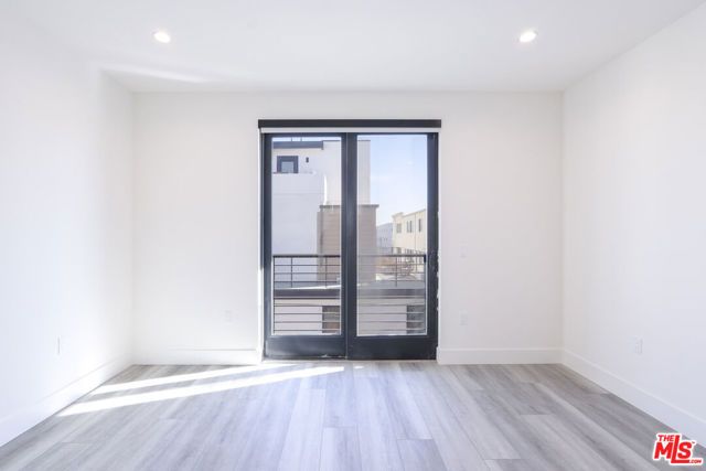 11800 Courtleigh Drive 306, Los Angeles, CA 90066