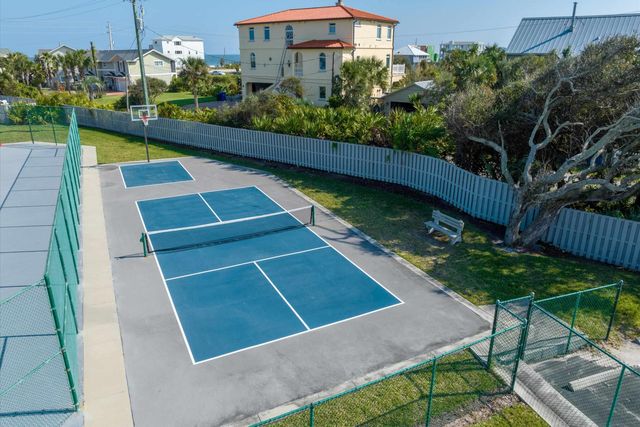 328 Village Dr F, St Augustine, FL 32084