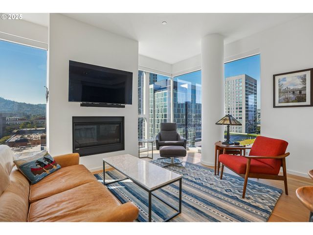 1075 Nw NORTHRUP St 1012, Portland, OR 97209