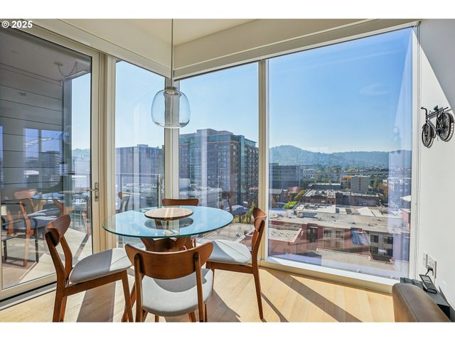 1075 Nw NORTHRUP St 1012, Portland, OR 97209