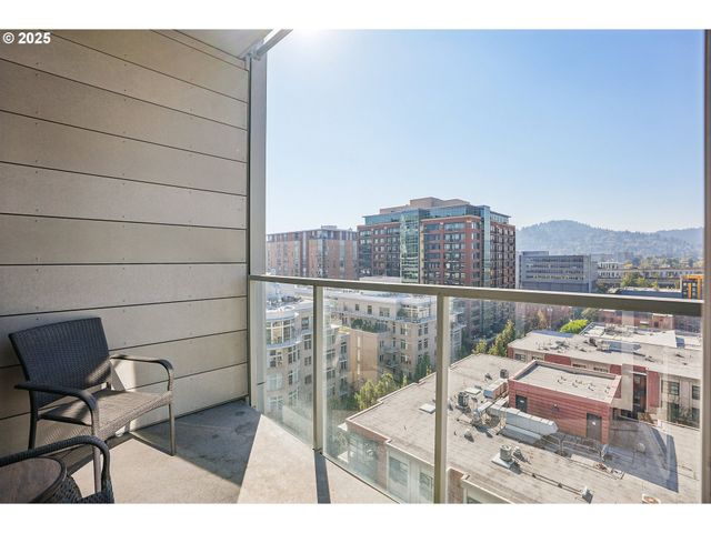 1075 Nw NORTHRUP St 1012, Portland, OR 97209