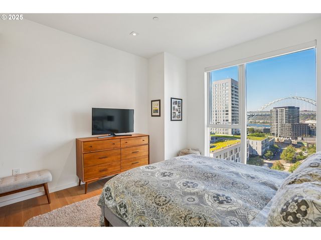 1075 Nw NORTHRUP St 1012, Portland, OR 97209