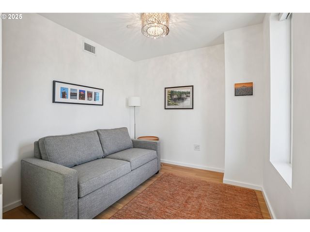 1075 Nw NORTHRUP St 1012, Portland, OR 97209