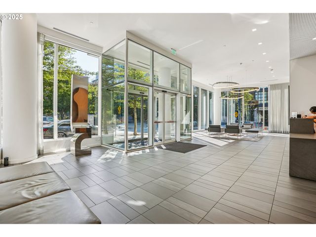 1075 Nw NORTHRUP St 1012, Portland, OR 97209