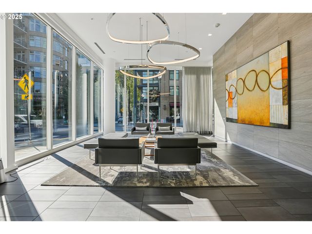 1075 Nw NORTHRUP St 1012, Portland, OR 97209