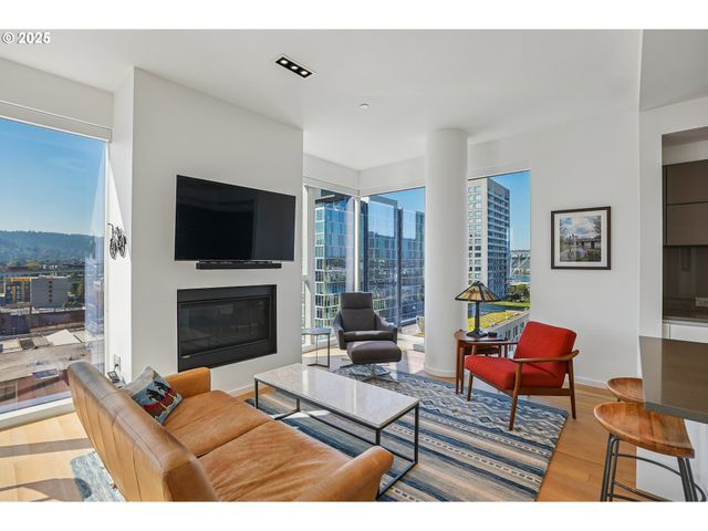 1075 Nw NORTHRUP St 1012, Portland, OR 97209