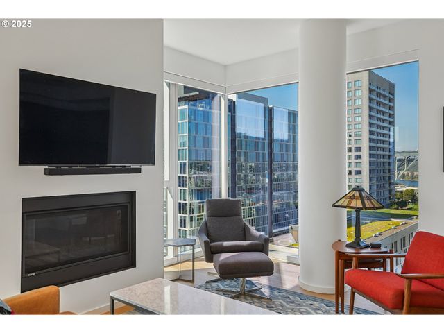 1075 Nw NORTHRUP St 1012, Portland, OR 97209