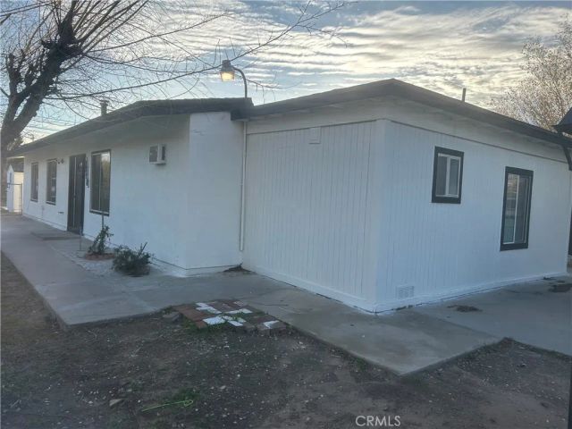9678 5th, Hesperia, CA 92345