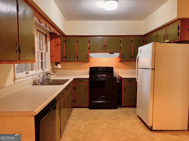 606 Brookwood Drive, Thomaston, GA 30286