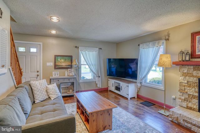 562 RAILROAD AVE, Townsend, DE 19734