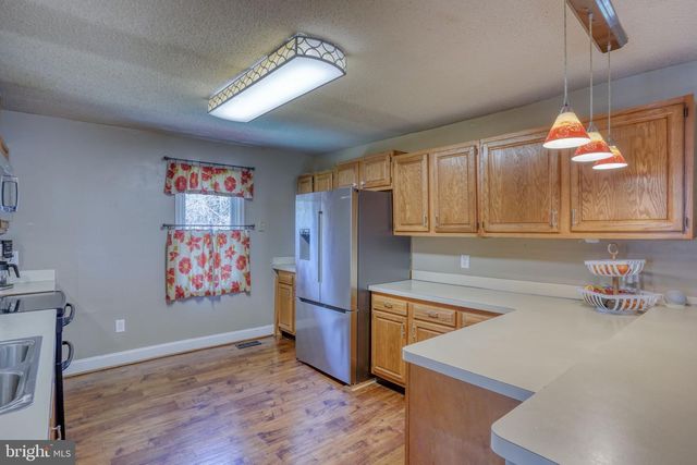 562 RAILROAD AVE, Townsend, DE 19734