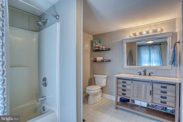 562 RAILROAD AVE, Townsend, DE 19734
