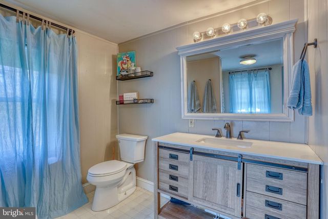 562 RAILROAD AVE, Townsend, DE 19734