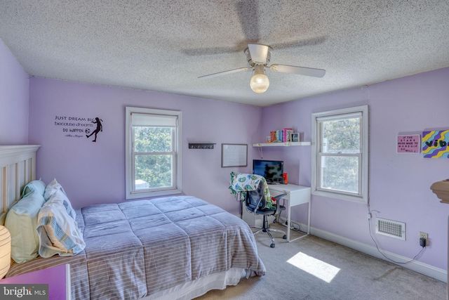 562 RAILROAD AVE, Townsend, DE 19734