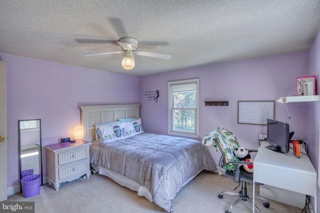 562 RAILROAD AVE, Townsend, DE 19734