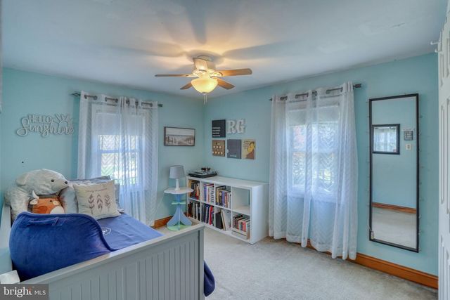 562 RAILROAD AVE, Townsend, DE 19734