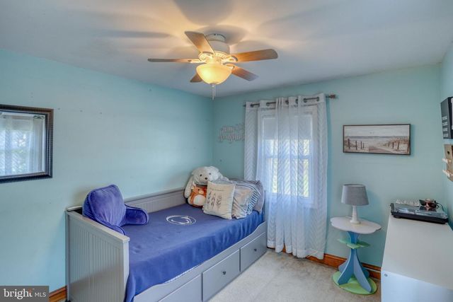 562 RAILROAD AVE, Townsend, DE 19734