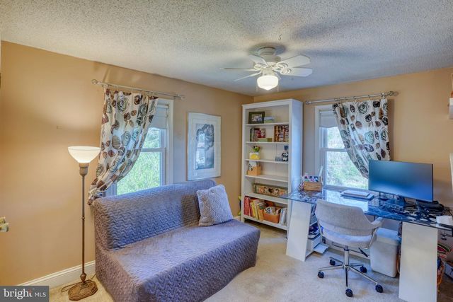 562 RAILROAD AVE, Townsend, DE 19734