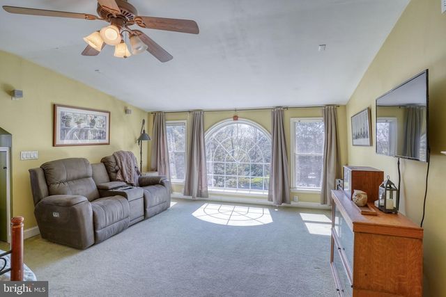 562 RAILROAD AVE, Townsend, DE 19734
