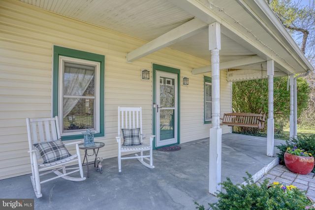 562 RAILROAD AVE, Townsend, DE 19734