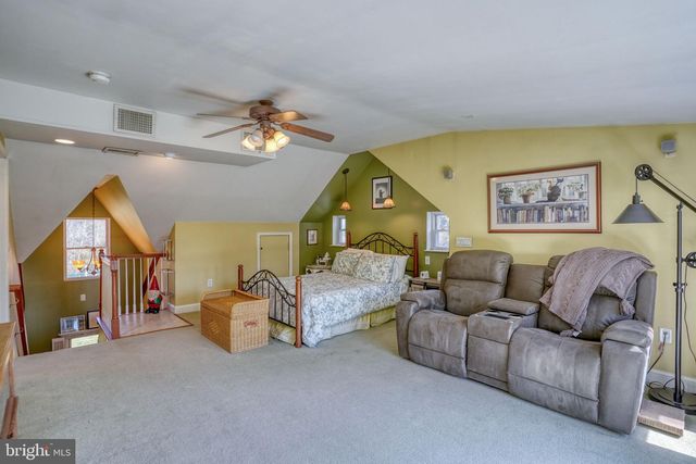 562 RAILROAD AVE, Townsend, DE 19734