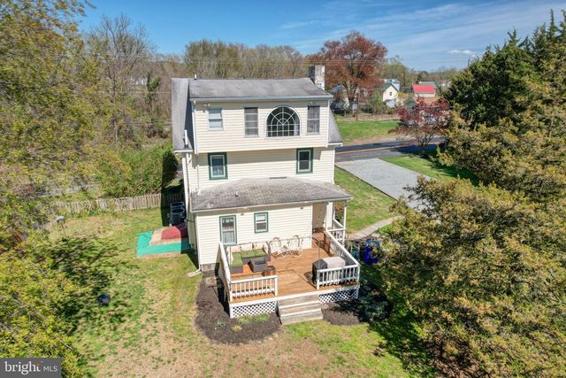 562 RAILROAD AVE, Townsend, DE 19734
