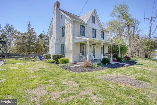 562 RAILROAD AVE, Townsend, DE 19734