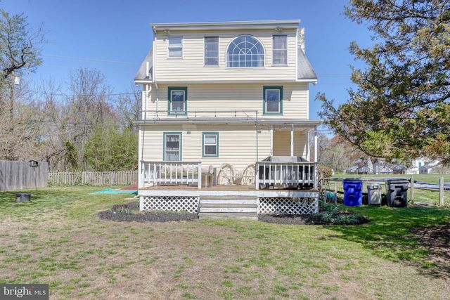 562 RAILROAD AVE, Townsend, DE 19734