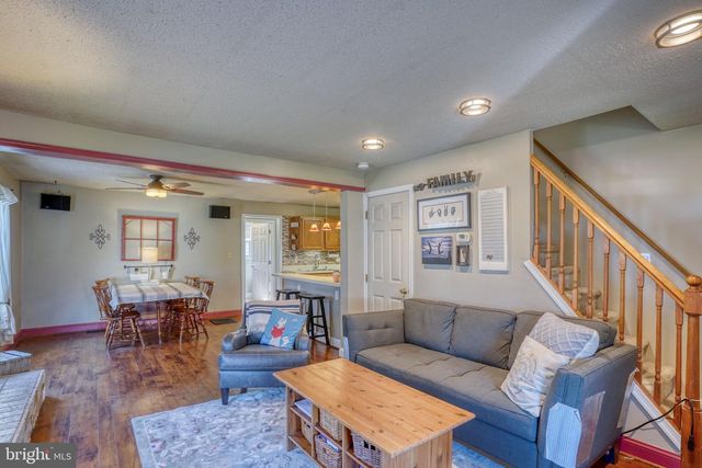562 RAILROAD AVE, Townsend, DE 19734