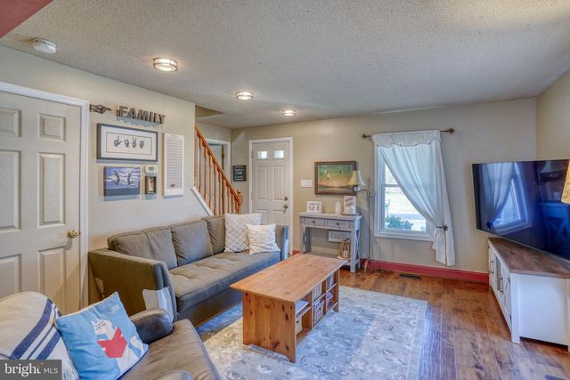 562 RAILROAD AVE, Townsend, DE 19734