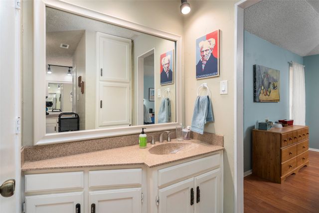 5917 Pleasant Hill Drive, Arlington, TX 76016