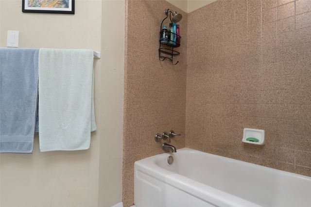 5917 Pleasant Hill Drive, Arlington, TX 76016