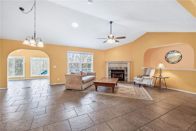 6 Wards Lane, Bella Vista, AR 72715