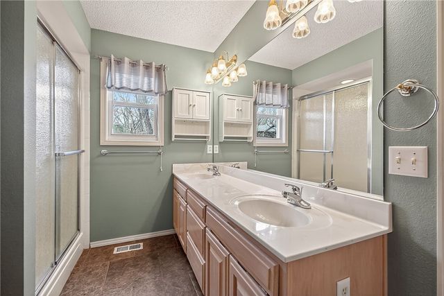 6 Wards Lane, Bella Vista, AR 72715