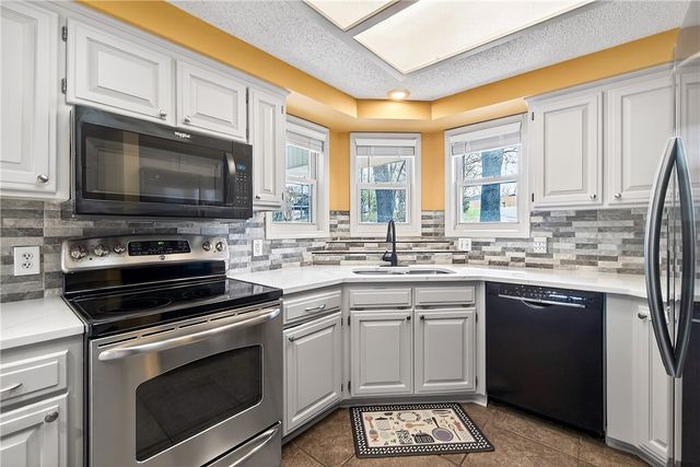 6 Wards Lane, Bella Vista, AR 72715