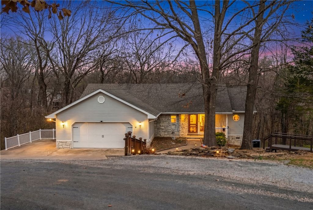 6 Wards Lane, Bella Vista, AR 72715