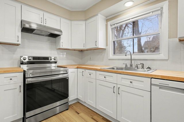 154 Carrier Street Ne, City Of Grand Rapids, MI 49505