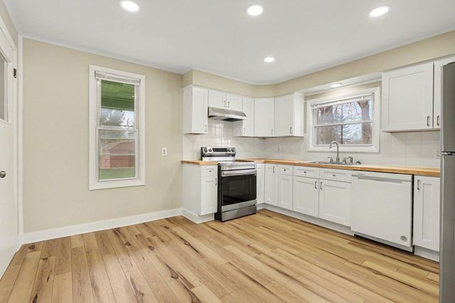 154 Carrier Street Ne, City Of Grand Rapids, MI 49505